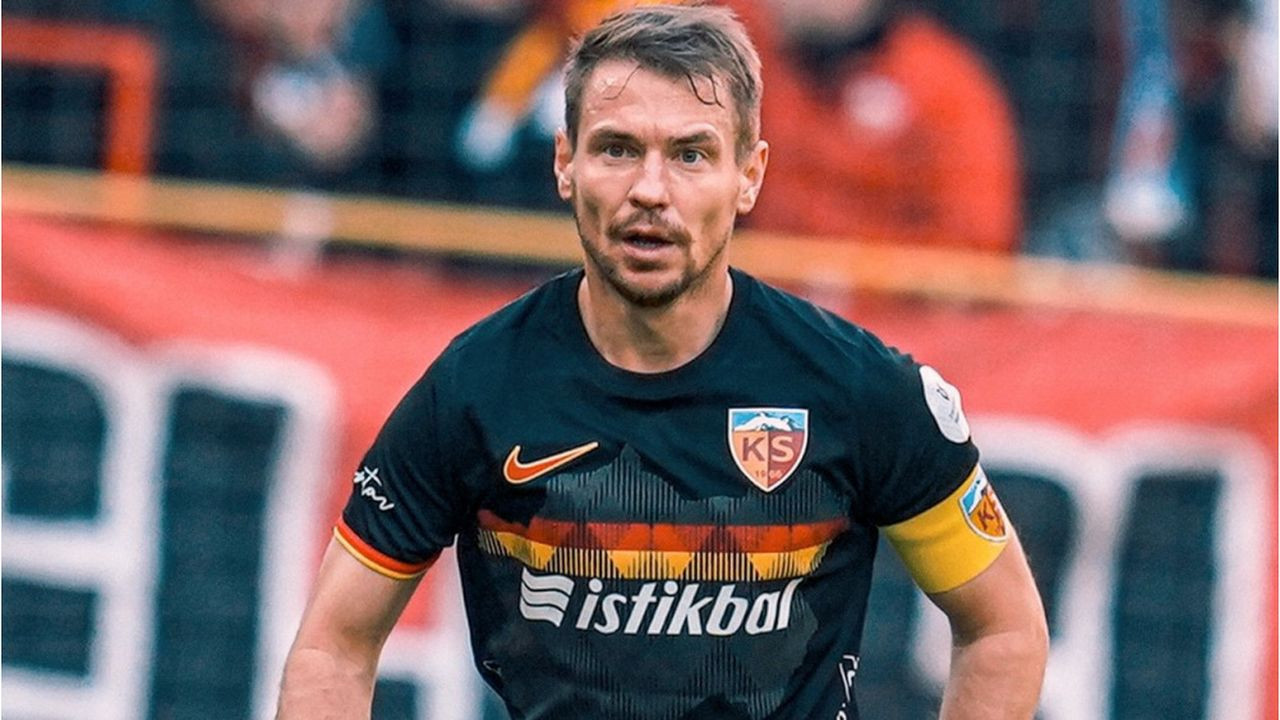 Sakaryaspor'da yeni transfer