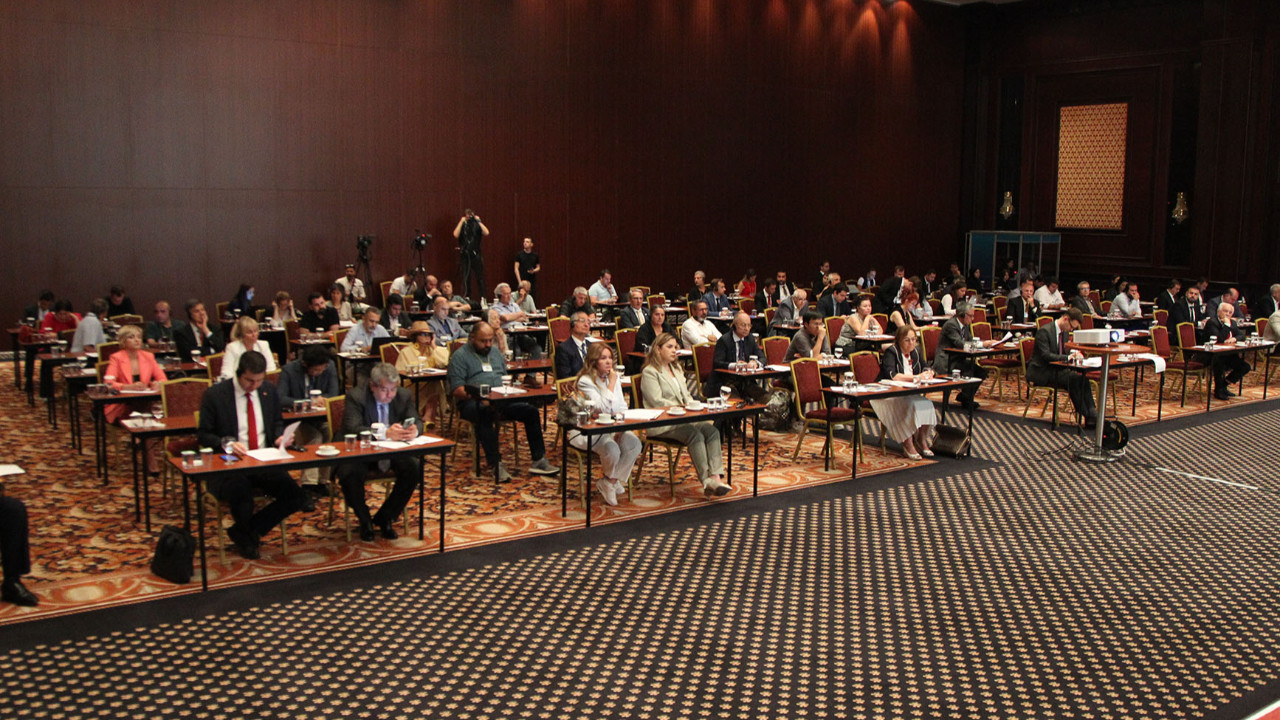 Doğu Akdeniz-Karadeniz Konferansı’25 başladı Akdeniz Karadeniz omuz omuza