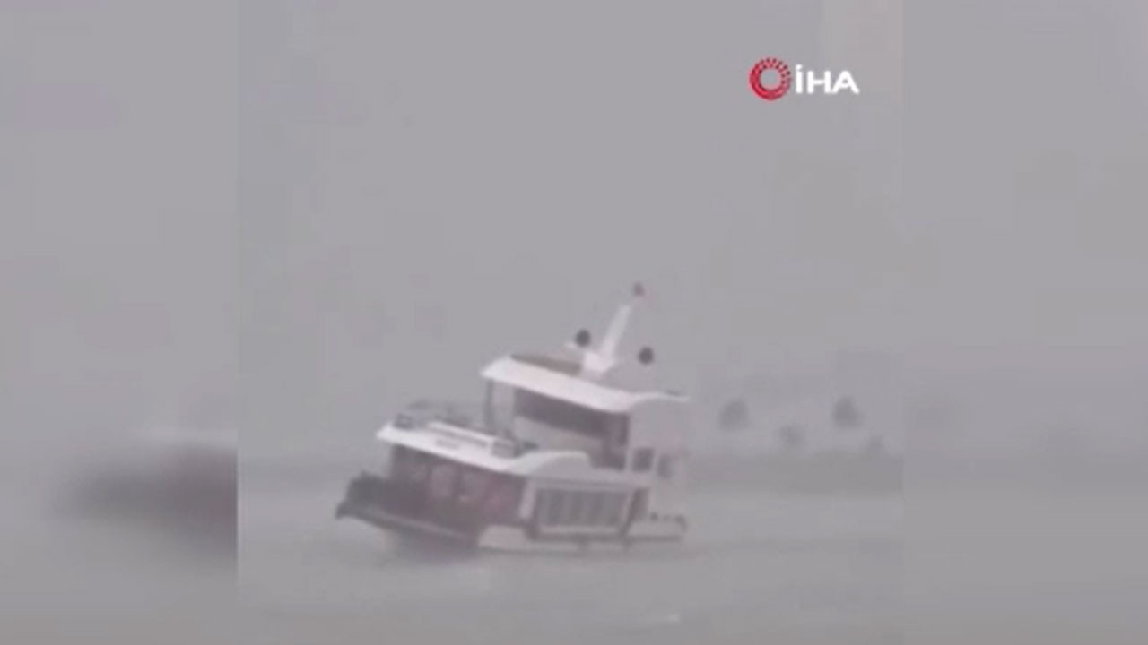Tur teknesi alabora oldu! 27 kişi hayatını kaybetti