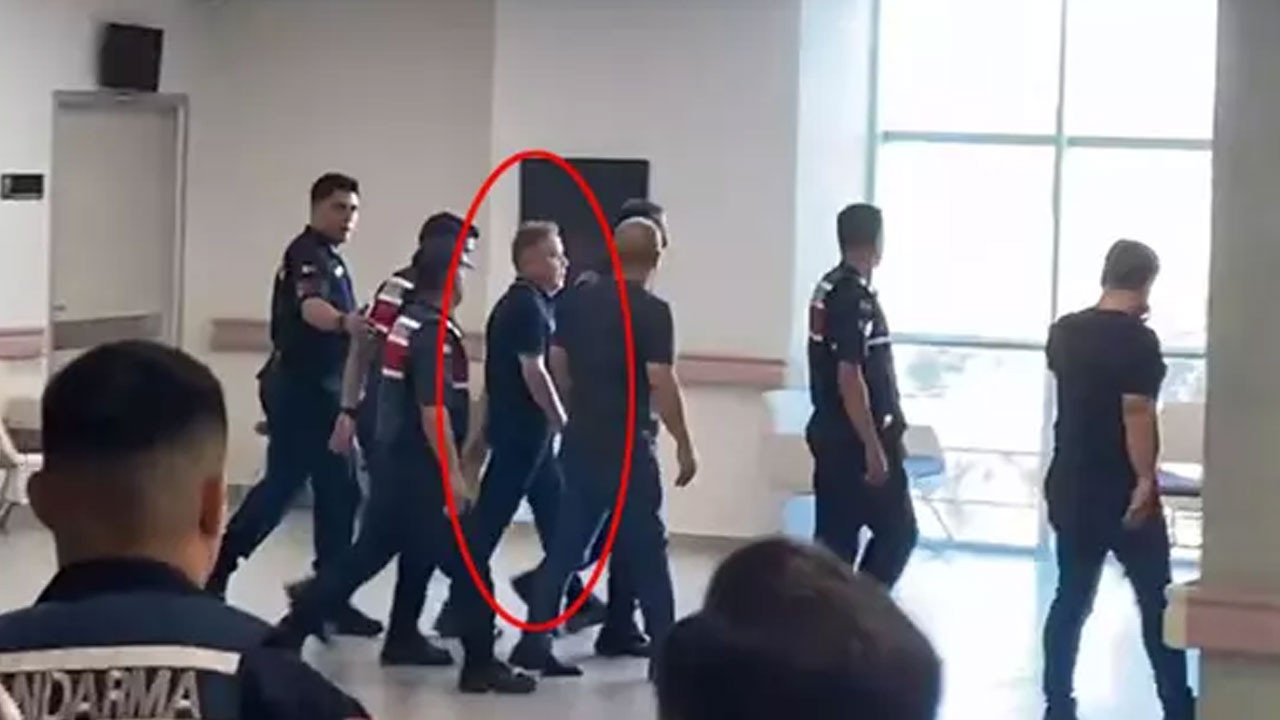 Muhittin Böcek hastaneye kaldırıldı