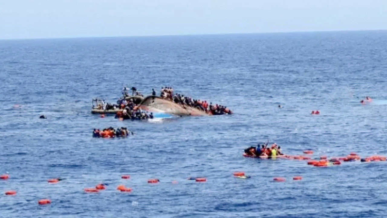 Nijerya'da yolcu teknesi battı! 25 ölü