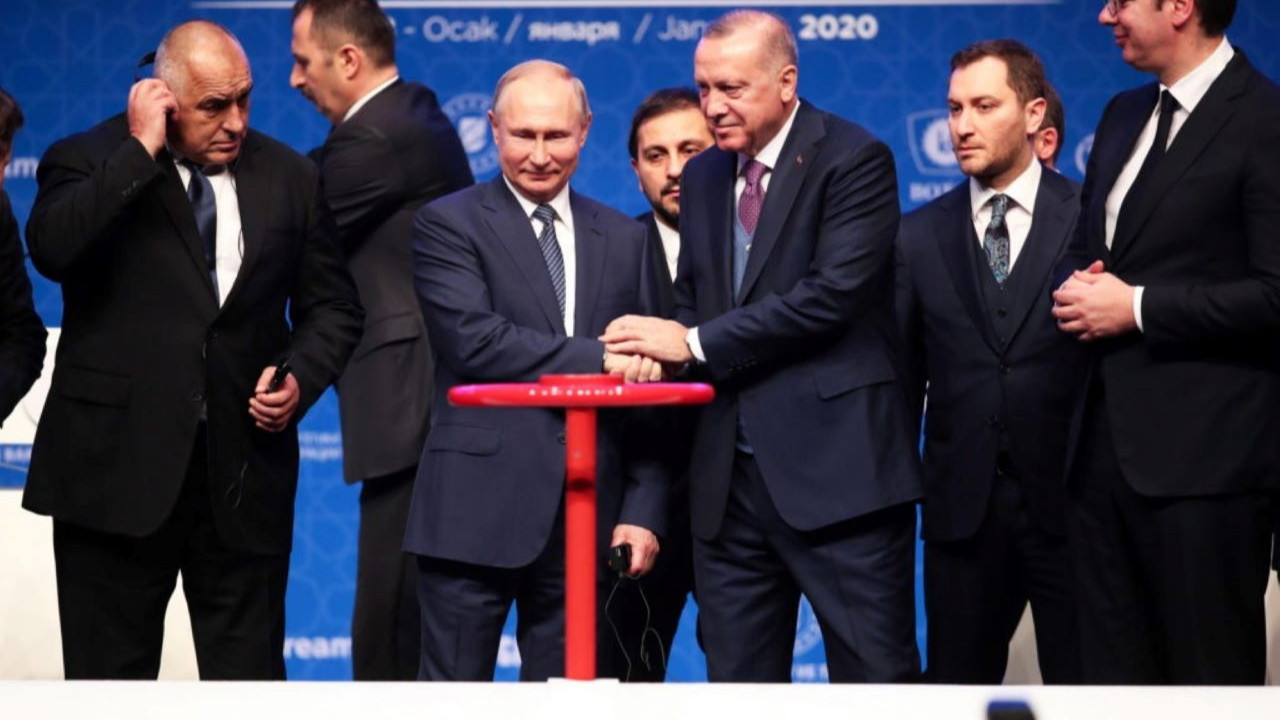 Trump Rusya'ya yaptırımlara gün sayıyor... Trump'ın ikincil tarifeleri Türkiye'yi neden hedef haline getiriyor? Türkiye'nin Rusya'dan ithalat kalemleri