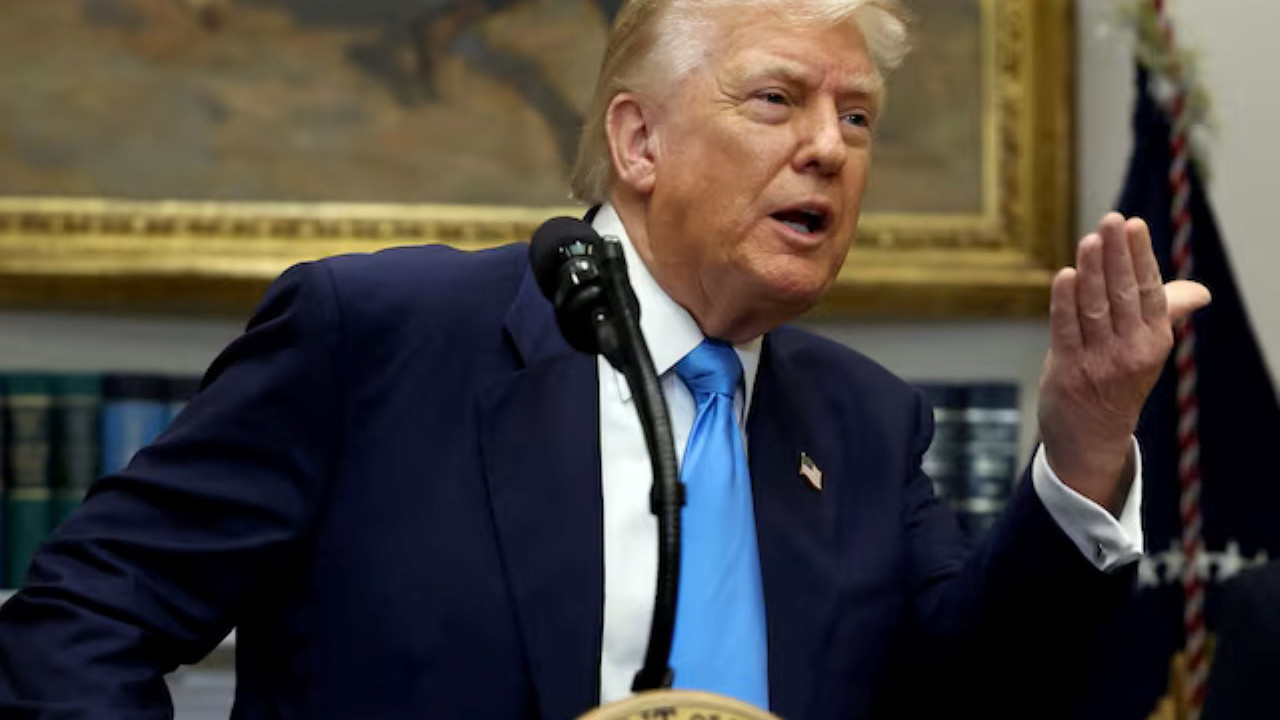 Trump, küresel tarifeleri son tarihten birkaç saat önce değiştirdi... Tarifeler bazı ülkeler için 7 Ağustos'ta yürürlüğe girecek... Güncel tarife listesi