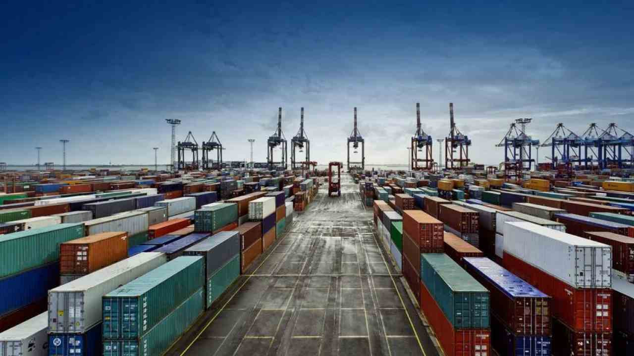 Dış ticarette 9 sektör ekside