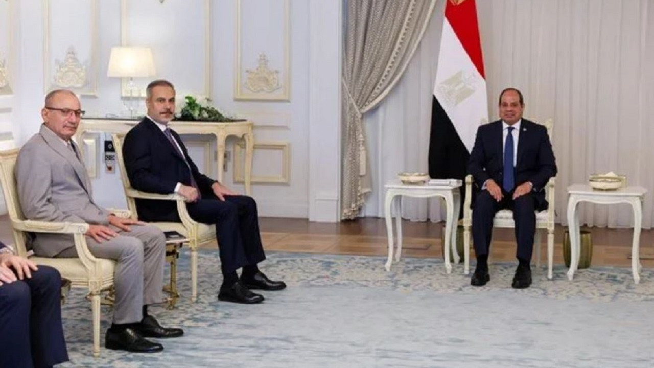 Dışişleri Bakanı Fidan, Mısır'da Sisi ile görüştü