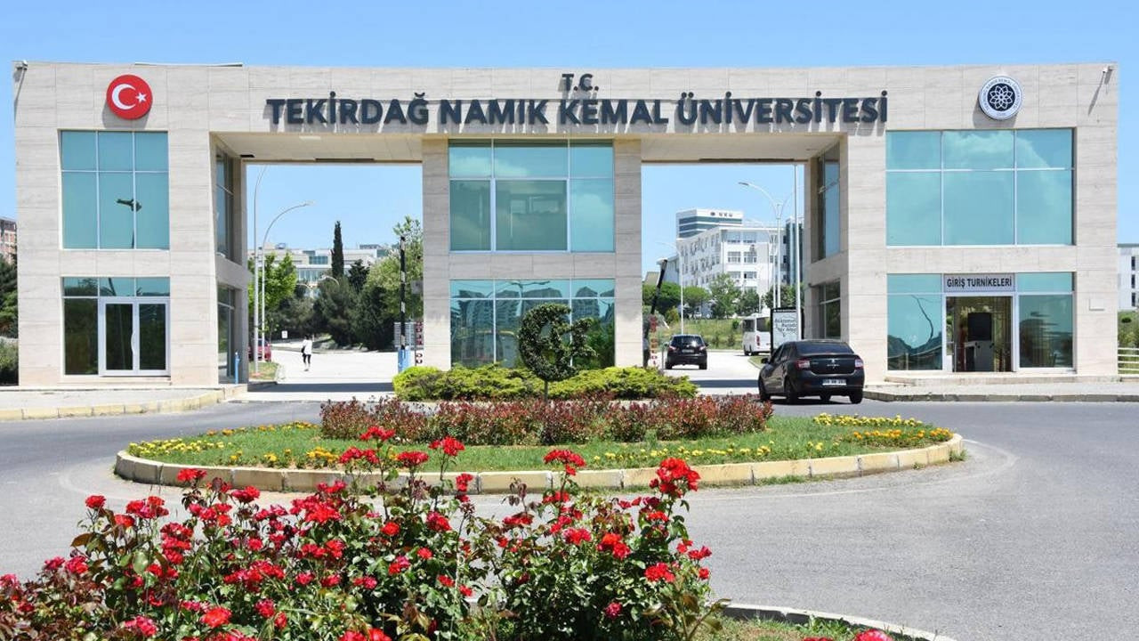 Şaibeli diploma skandalları bitmiyor: Sınava girmeyen rektör oğlu hukuk mezunu oldu!