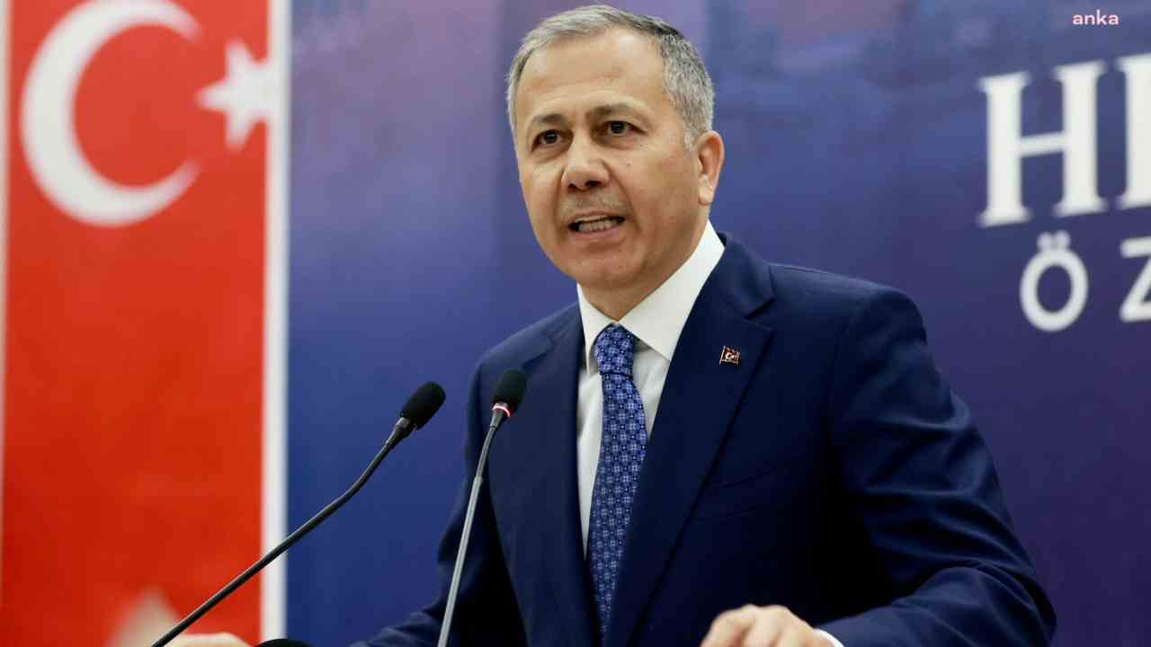 İçişleri Bakanı Ali Yerlikaya depremin yaşandığı Sındırgı'da!