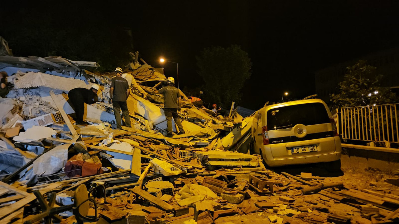 Deprem anında Balıkesir: Vatandaşlar korku dolu dakikaları anlattı