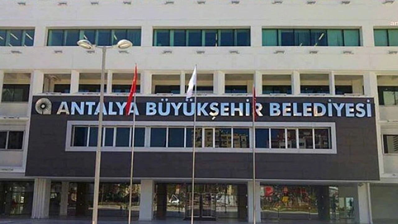 Antalya Büyükşehir'e 'rüşvet' soruşturmasında yeni gelişme: Kayyum atandı