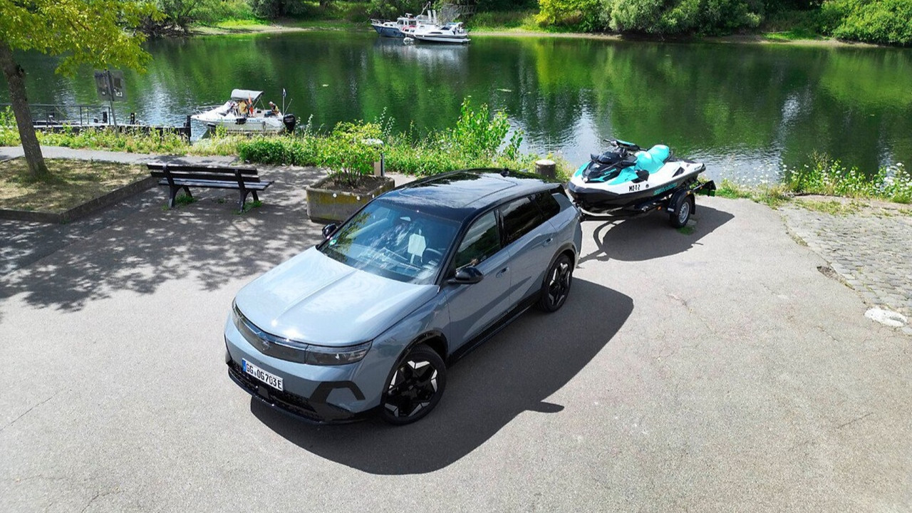 Opel tamamen elektrikli 4 çeker Grandland AWD modelini tanıttı