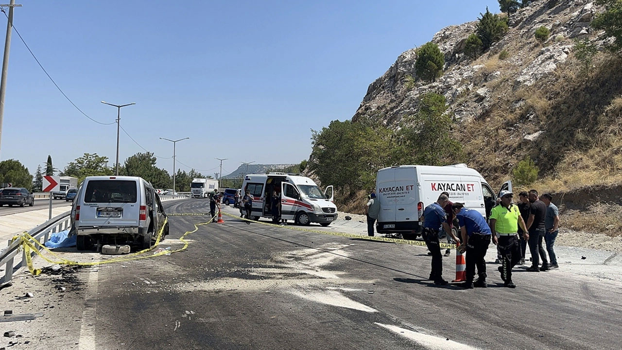 Burdur'da feci kaza: 3 ölü