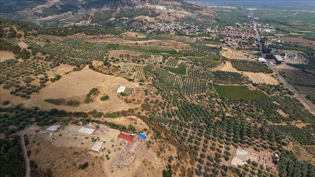 Manisa'daki Sardes Antik Kenti'nde bulundu! 2 bin 800 yıllık