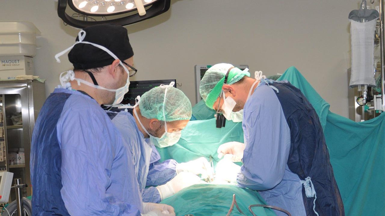 Şah damarı ameliyatı