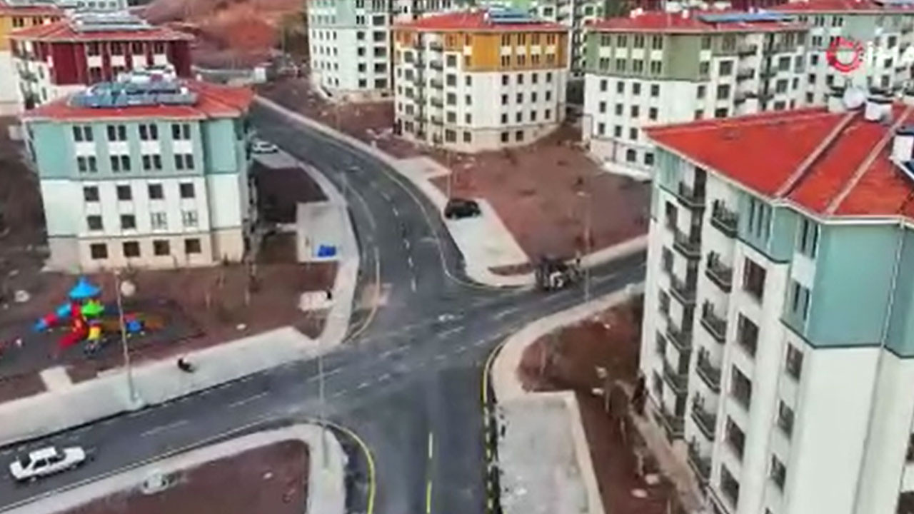 Deprem konutları için 36 milyar liralık yol yatırımı