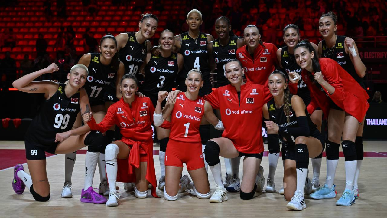 Türkiye, Dünya Şampiyonası'nda son 16 turunda! Filenin Sultanları, Bulgaristan'ı 3-0 yendi