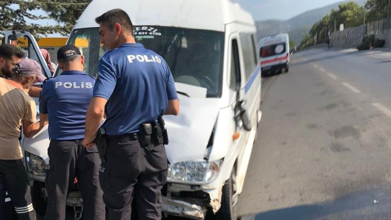Manisa'da işçi servisi kaza yaptı! Yaralılar var