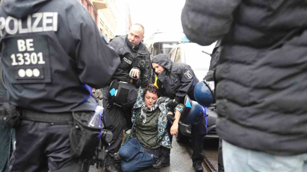 İşte Alman demokrasisi! İsrail protestosuna tahammül edemediler