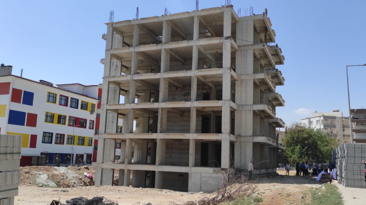 Kendi yaptırdığı binayı yıktırdı! Şanlıurfa'da yaşandı