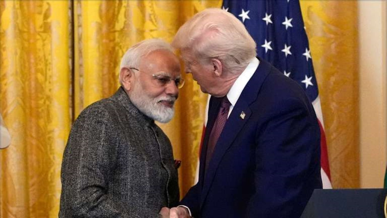 Trump'ın Hindistan’a uguladığı yüzde 50 gümrük vergisi yürülükte... Trump neden Hindistan'a yüksek vergi uyguluyor? Hindistan Rusya'dan petrol almayı sürdürüyor
