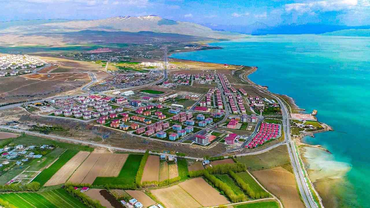 Van Erciş'te binlerce yıldır üretiliyor! Kilosu 50 ile 80 liradan satılıyor!