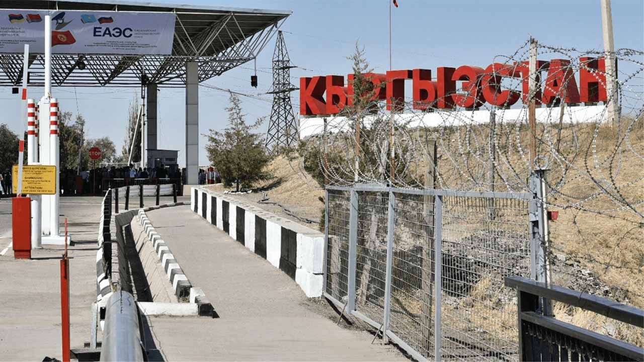 Gerginlik hat safhada! Sınırda 2 kişi hayatını kaybetti