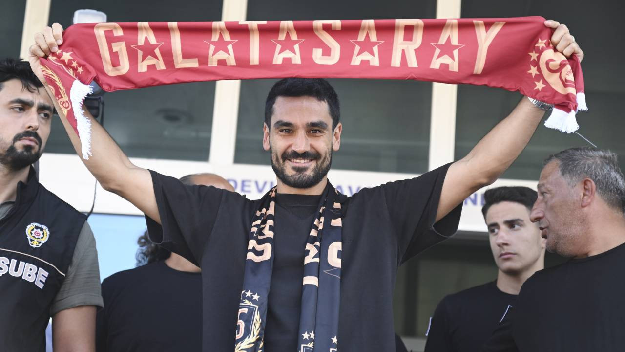Galatasaray'ın yeni transferi İlkay Gündoğan, İstanbul'a geldi! İlkay, ilk açıklamalarını yaptı