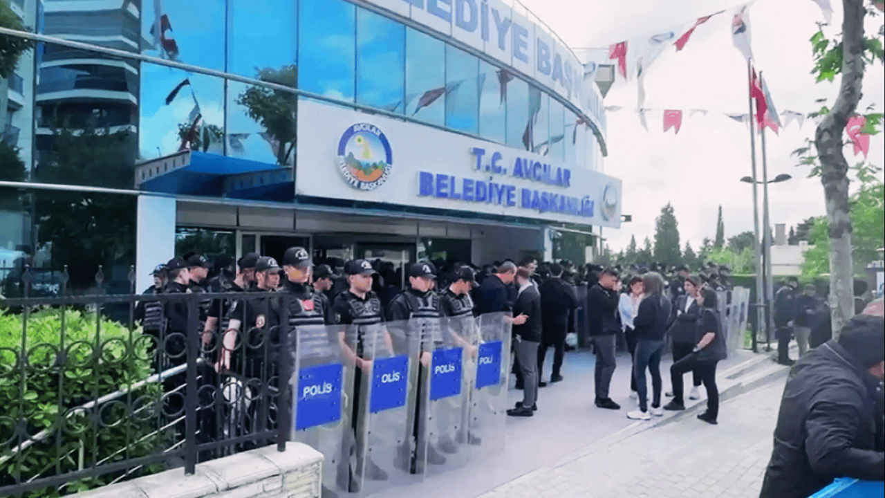 Avcılar Belediyesi'ne operasyon! Çok sayıda gözaltı var