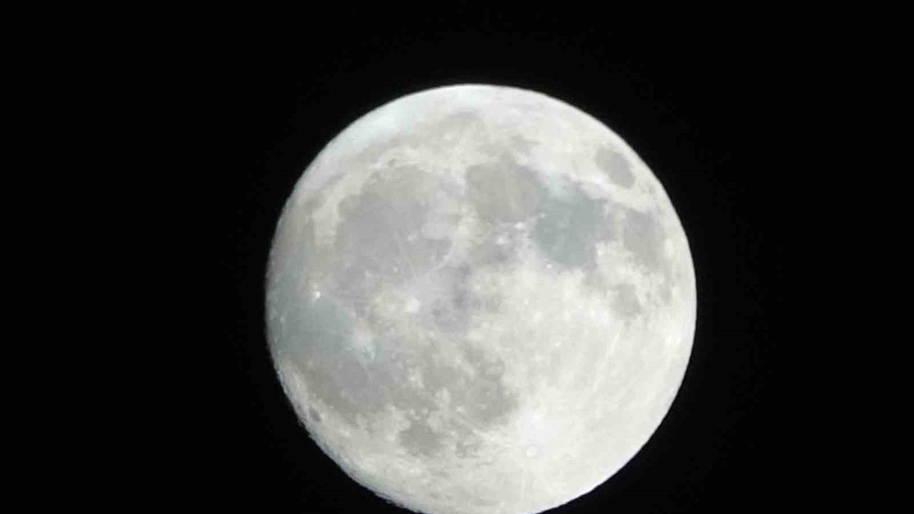 Van semalarında ay şöleni: Gökyüzü renklendi