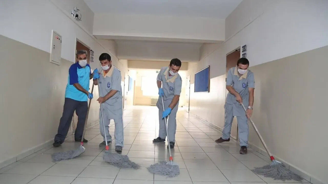 Okullara personel alınacak! TYP kapsamında 70 bin temizlik personeli görevlendirilecek