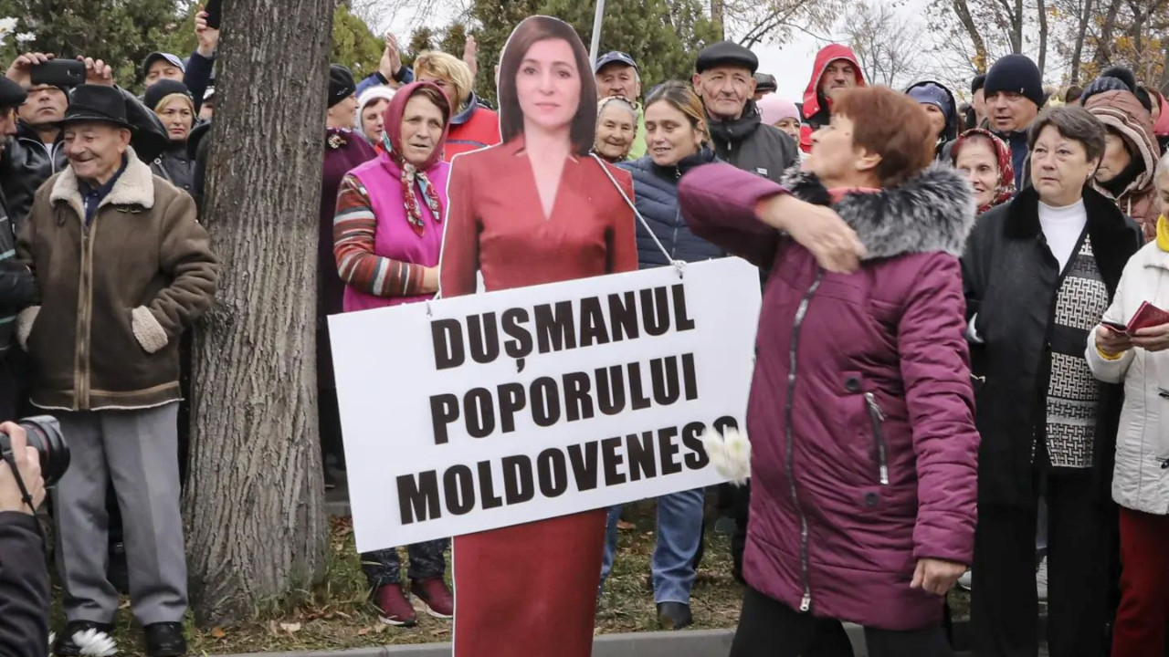 Avrasya'da dönemeç: Moldova seçimi! AB yanlısı cumhurbaşkanının iktidarı sallanıyor