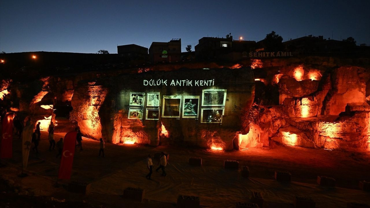 Bakan Ersoy, Dülük Antik Kenti’nde incelemelerde bulundu