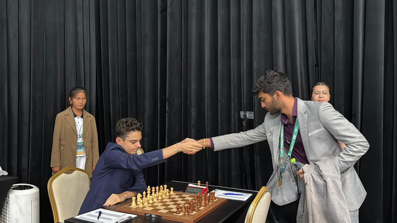 Milli satranççı Ediz Gürel, dünya şampiyonunu yendi!