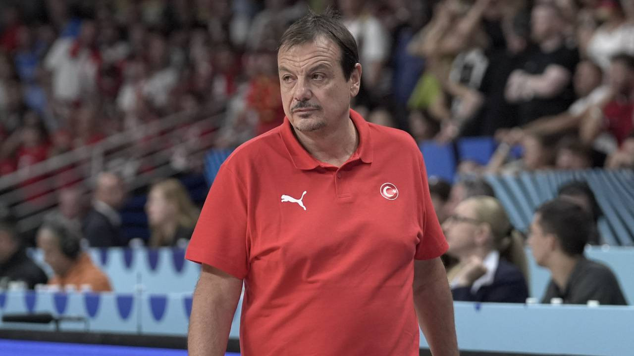 A Milli Basketbol Takımı Başantrenörü Ergin Ataman: 'Elimizdeki maçı kaybettiğimiz için çok üzgünüm'