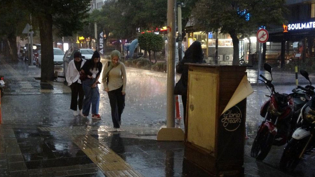 Burdur'da sağanak etkili oldu!