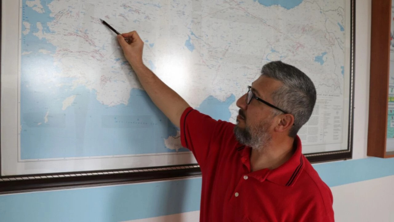 Doç. Dr. Muzaffer Özburan uyardı: O bölge 7.1 büyüklüğünde sarsılabilir