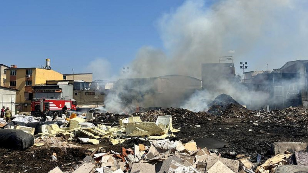 İzmir'de çöp yığınları ve yangın riski artıyor