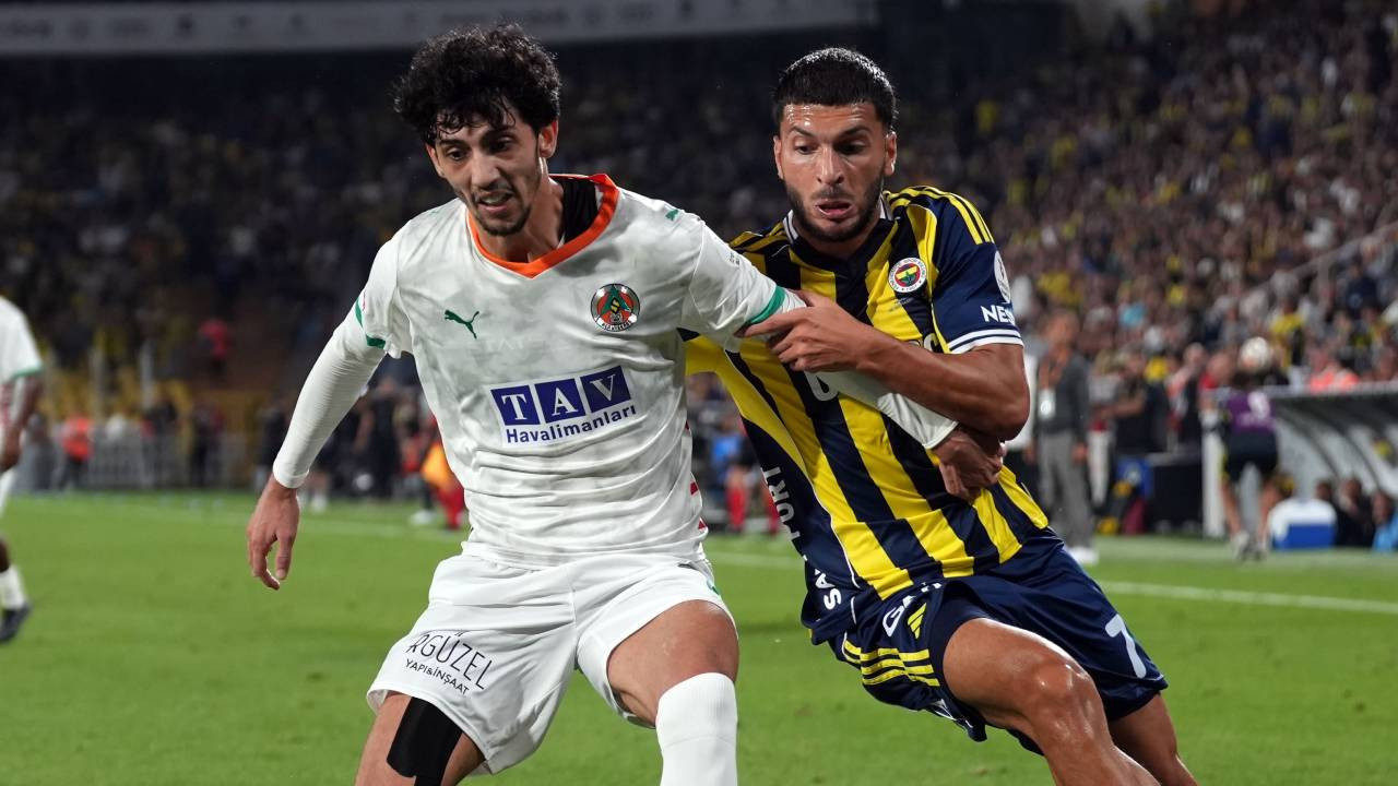 Fenerbahçe, Alanyaspor engeline takıldı! Karşılaşma 2-2 sona erdi
