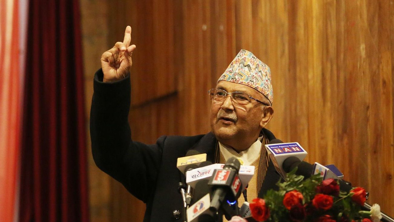 Protestolar yıkmıştı! İstifa eden başbakan günler sonra konuştu