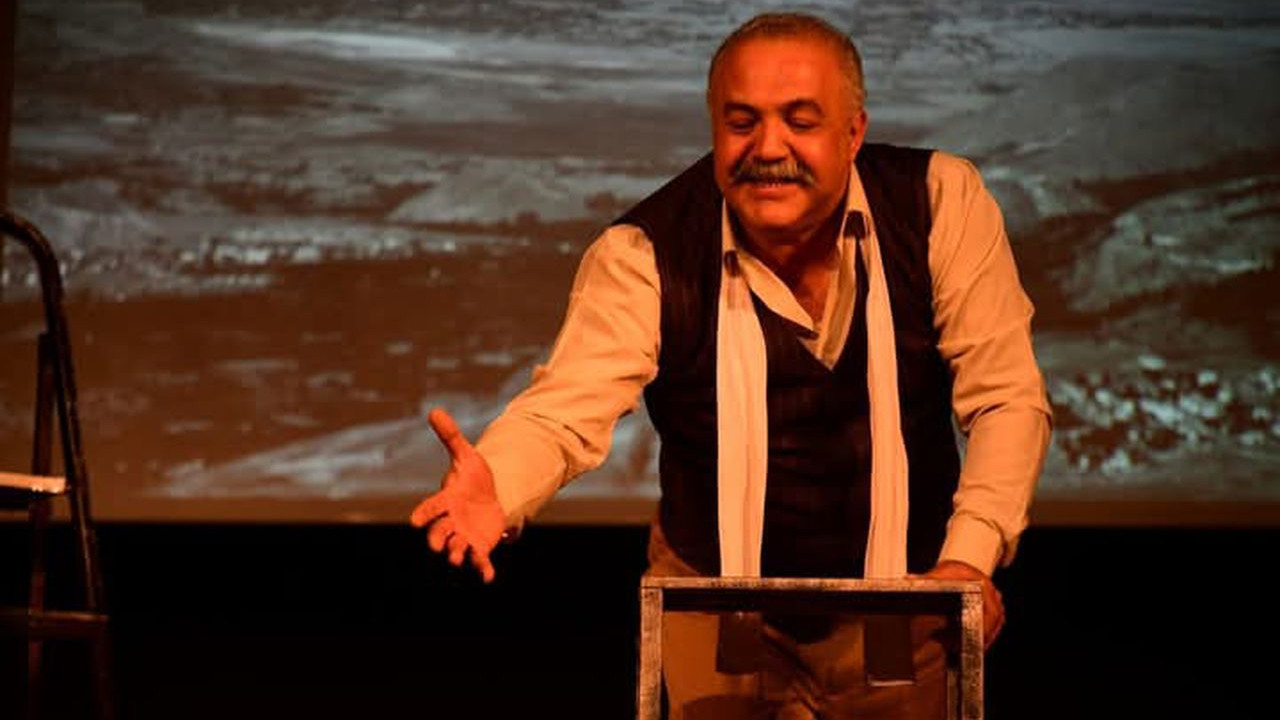 Sanatçı duruşu böyle olur! Sahnede Filistin’e selam gönderdi