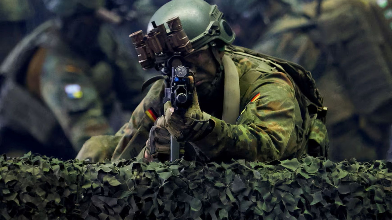 Anketlerde gerileyen Alman Başbakanı Merz çıldırdı: Berlin savunmaya bir yılda 98 milyar dolar harcayacak