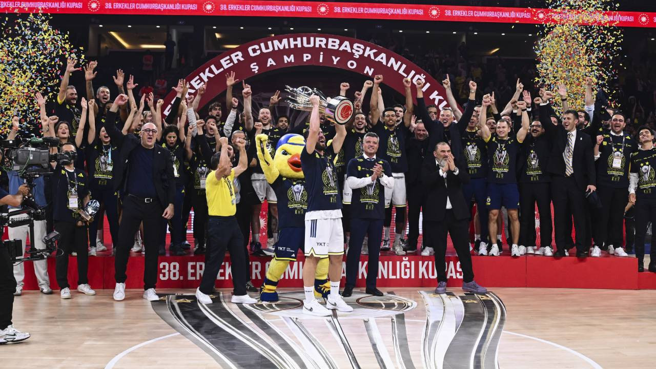 Cumhurbaşkanlığı Kupası'nda zafer Fenerbahçe Beko'nun! Sarı-lacivertliler, Beşiktaş GAİN'i 85-83 mağlup etti