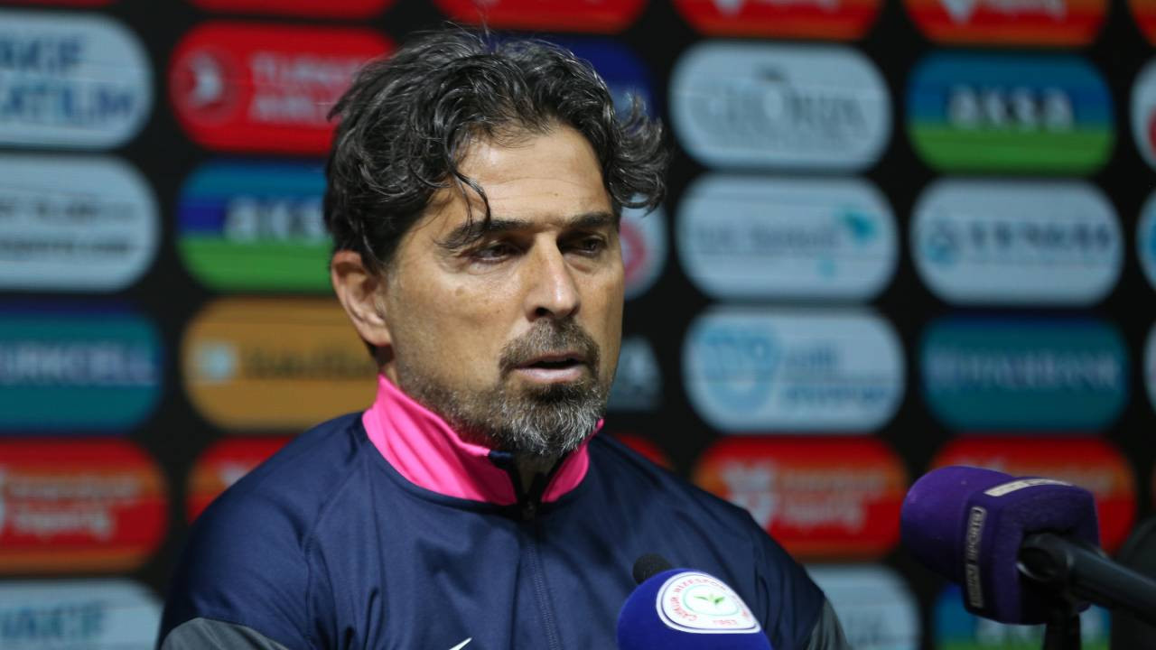 Çaykur Rizespor Teknik Direktörü İlhan Palut: 'Yine kötü bir golle maçı kaybettik'