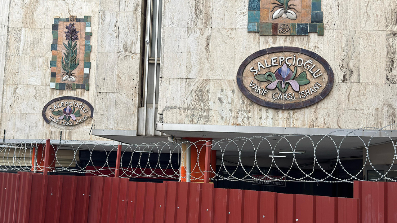 Sözler tutulmadı, Salepçioğlu boşaltıldı! Esnafa dikenli tel