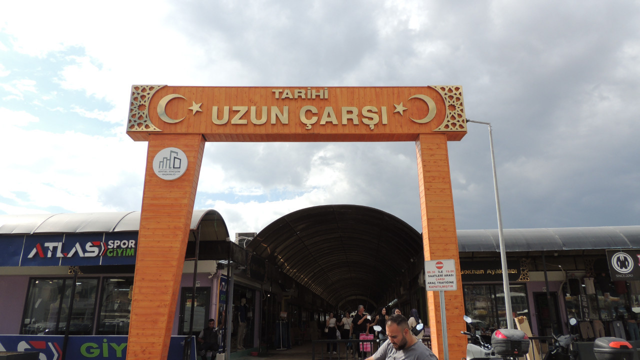 Hatay’ın Tarihi Uzun Çarşısı konteynırda hizmet vermeye başladı