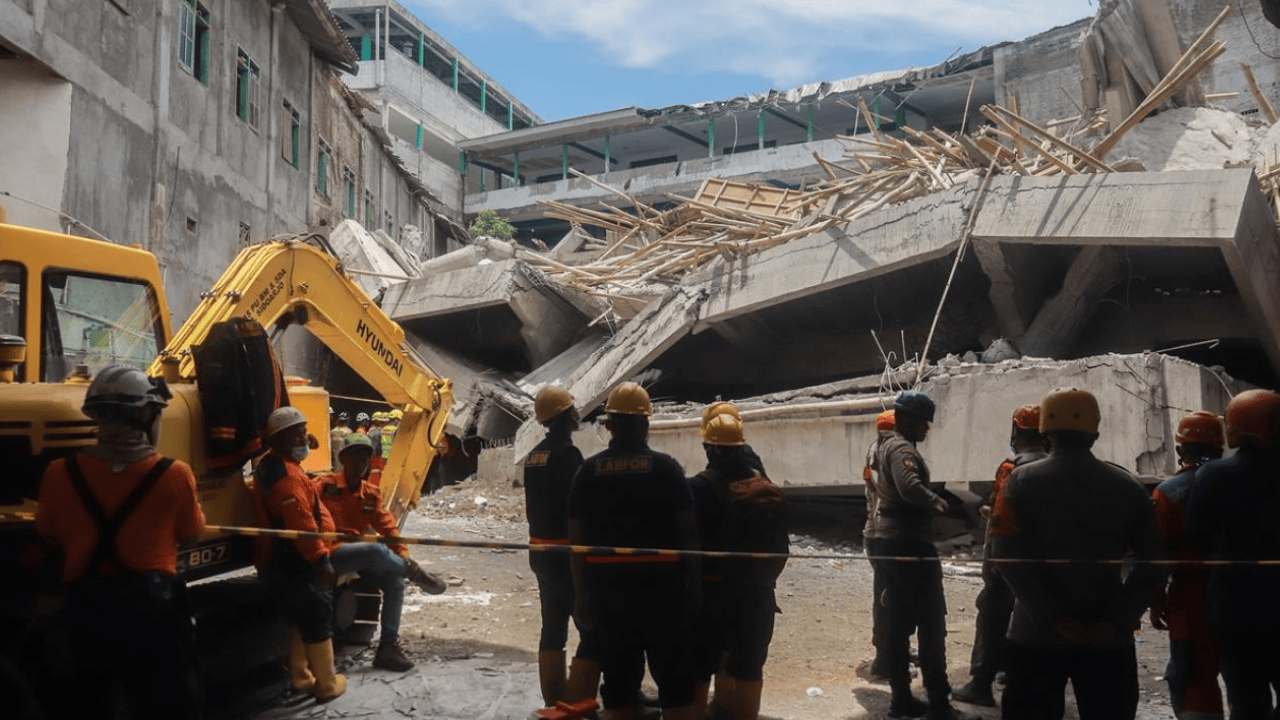 Okul binasının çöktü: Ölü sayısı 49'a çıktı!