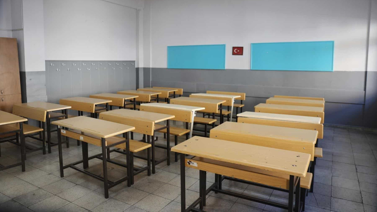 Gerici dayatmaya rağbet yok! Kız ortaokuluna 0 kayıt