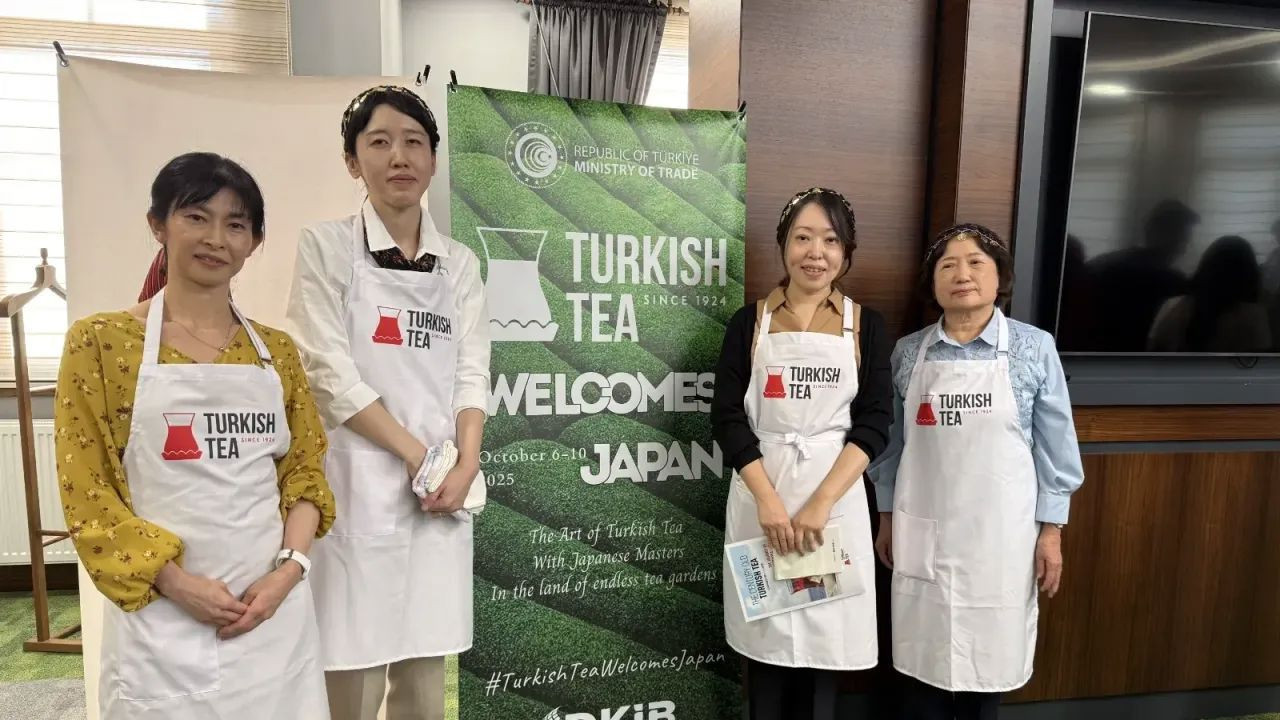 Rize'de düzenlendi! Çay demleme yarışması renkli anlara sahne oldu