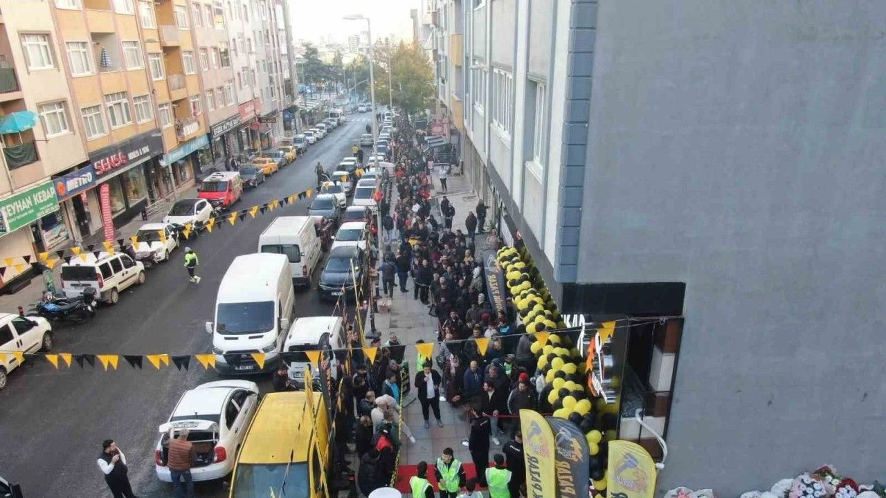 1000 TL'lik ürünler 100 lira oldu! Tüm Türkiye'den Kartal'a bunun için geldiler
