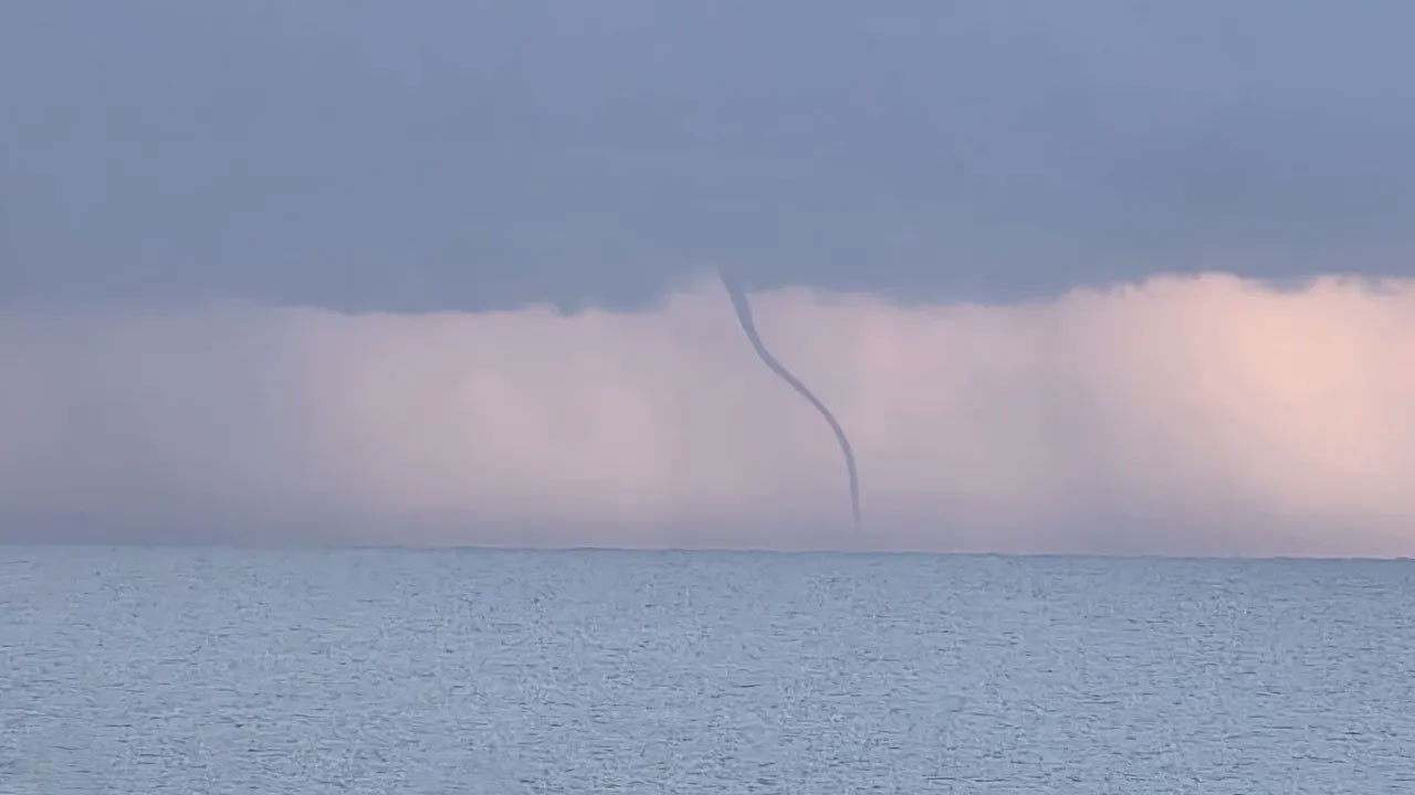 Antalya'da hortum paniği!