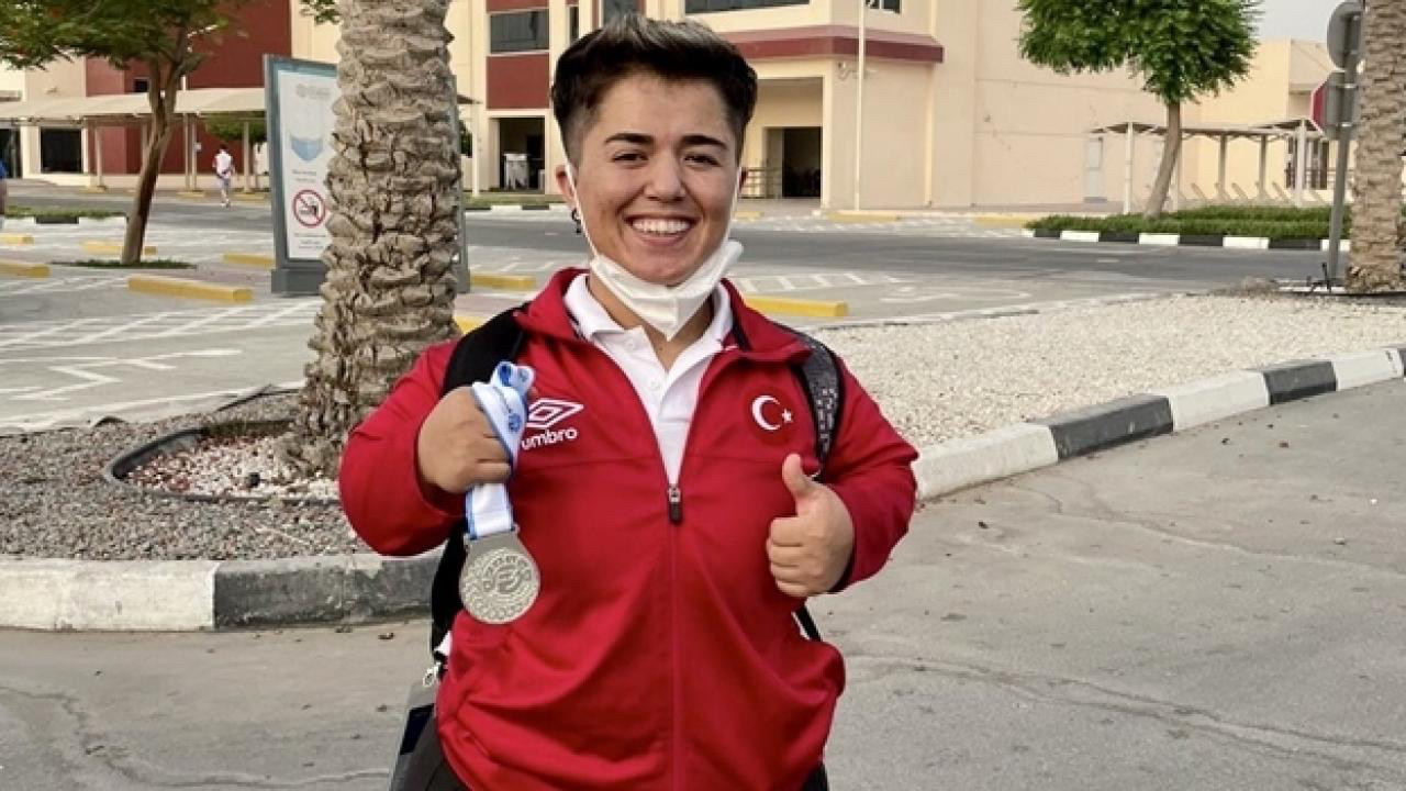 Besra Duman dünya 2'ncisi oldu